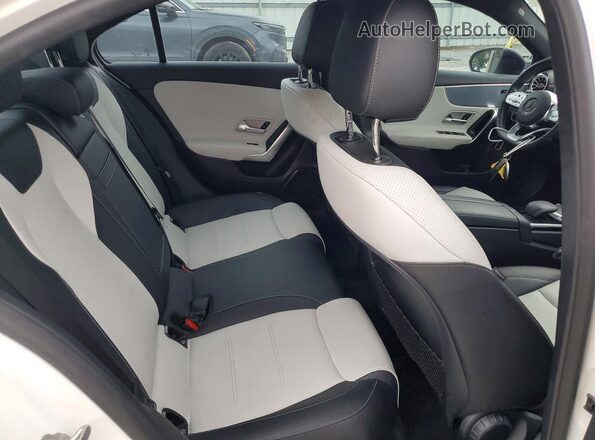 W1K3G4EBXNJ368266 2022 MERCEDES-BENZ A White Widok tylnych siedzeń