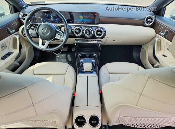 W1K3G4FB8LJ222203 2020 MERCEDES-BENZ A White Widok deski rozdzielczej