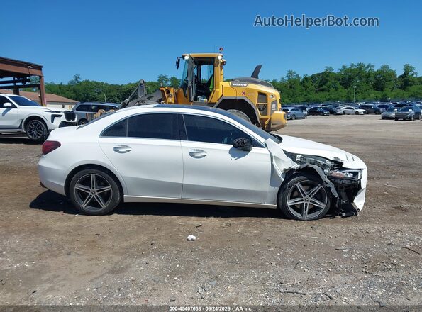 W1K3G4FB9MJ300585 2021 MERCEDES-BENZ A 220 Белый Панорамный вид салона 360°