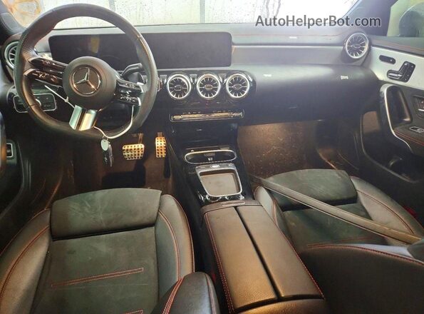 W1K5J4HB2RN452361 2024 MERCEDES-BENZ CLA-CLASS White Widok deski rozdzielczej