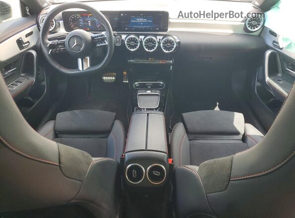 W1K5J4HB6SN510686 2025 MERCEDES-BENZ CLA-CLASS White Vista del salpicadero
