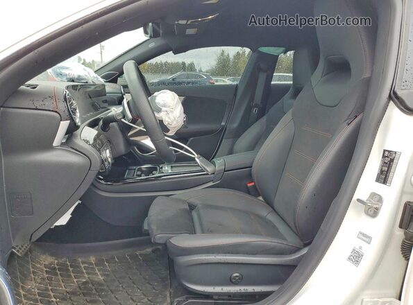 W1K5J4HB8SN531538 2025 MERCEDES-BENZ CLA-CLASS White Widok wnętrza z przodu
