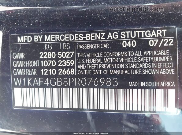 W1KAF4GB8PR076983 2023 MERCEDES-BENZ C-CLASS Black Widok komory silnika