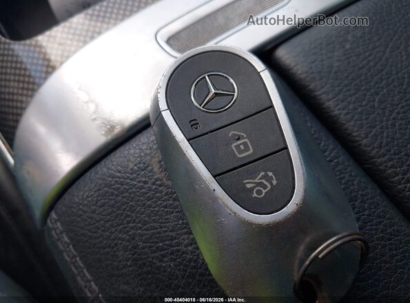 W1KAF4GB8PR076983 2023 MERCEDES-BENZ C-CLASS Black Widok deski rozdzielczej