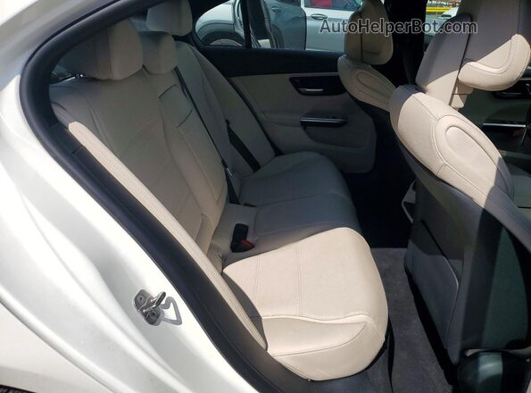 W1KAF4HB0SR244297 2025 MERCEDES-BENZ C White Vista de los asientos traseros
