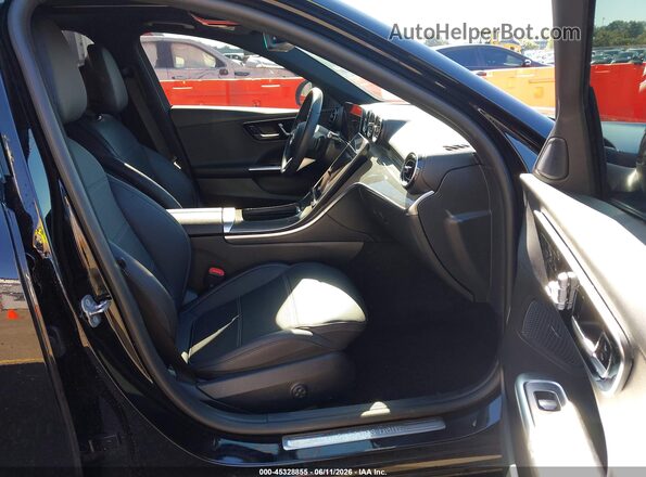 W1KAF4HB9RR216895 2024 MERCEDES-BENZ C-CLASS Black Widok wnętrza z przodu