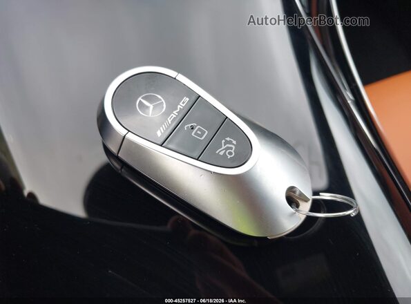 W1KAF8HB6PR148446 2023 MERCEDES-BENZ AMG C 43 White Առջևի վահանակի տեսք