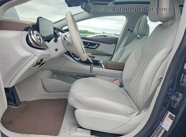 W1KCG2EB8PA039931 2023 MERCEDES-BENZ EQS Blue Widok wnętrza z przodu
