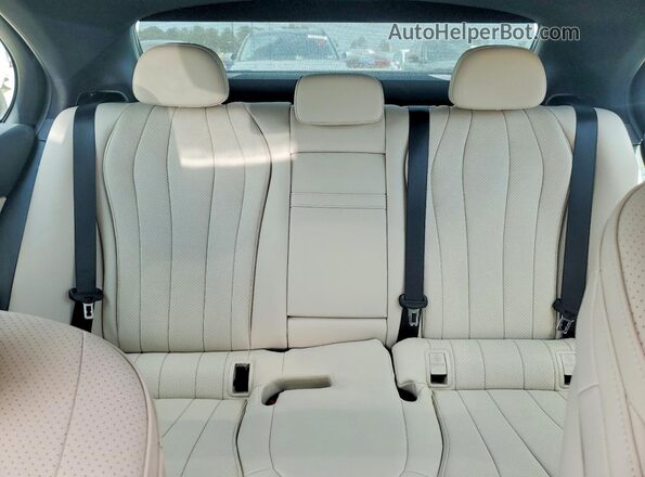 W1KLF4HB0RA020397 2024 MERCEDES-BENZ E Blue Widok tylnych siedzeń