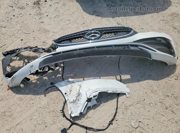 W1KLF4HB7RA008232 2024 MERCEDES-BENZ E White Widok komory silnika