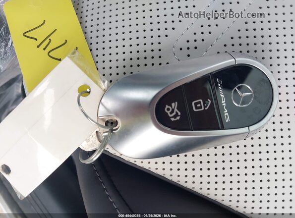 W1KLH6DB9TA218026 2026 MERCEDES-BENZ AMG Белый Вид панели приборов