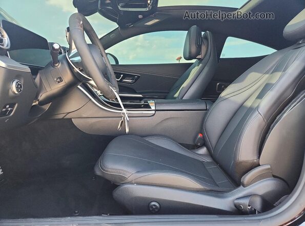 W1KMJ4HB7TF086510 2026 MERCEDES-BENZ CLE Black Front interior view