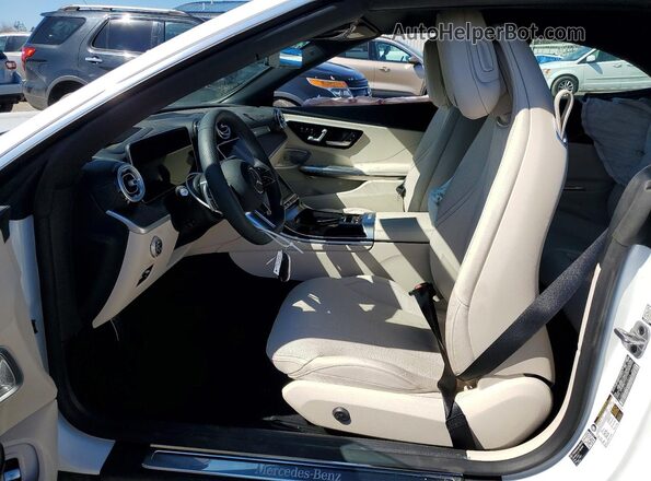 W1KMK4HB0TF098916 2026 MERCEDES-BENZ CLE White Widok wnętrza z przodu