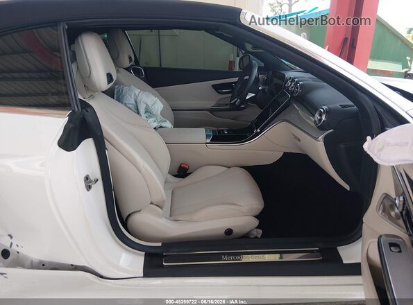 W1KMK4HB5RF018647 2024 MERCEDES-BENZ CLE 300 White Vista interior delantera