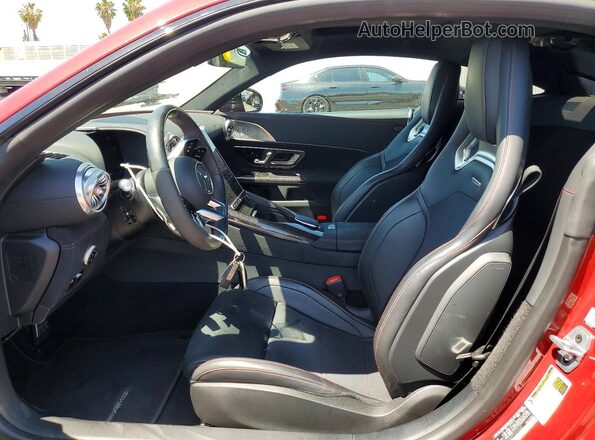W1KRJ8AB2RF003369 2024 MERCEDES-BENZ AMG Red Widok wnętrza z przodu