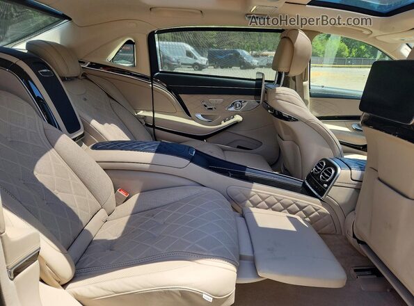 W1KUX8GB4LA551877 2020 MERCEDES-BENZ S Two Tone Widok tylnych siedzeń
