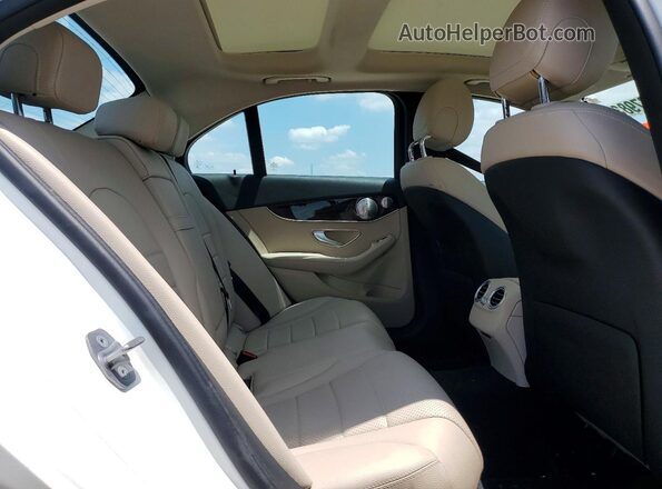 W1KWF8DB0LR600557 2020 MERCEDES-BENZ C White Vista de los asientos traseros
