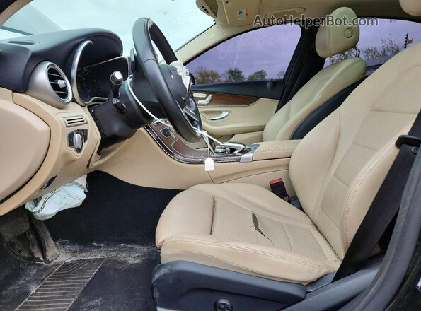 W1KWF8EB1LR597909 2020 MERCEDES-BENZ C Black Вид салону спереду