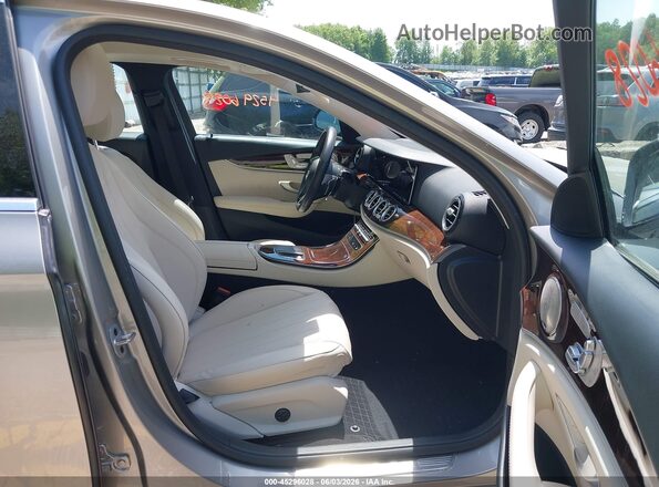 W1KZF5KB3NB084916 2022 MERCEDES-BENZ E-CLASS Silver Вид салону спереду
