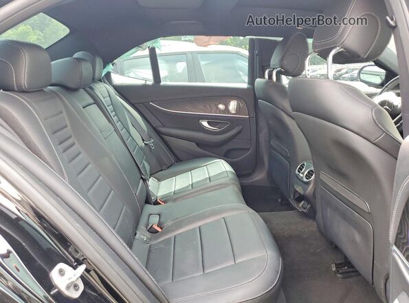W1KZF5KB6NB031045 2022 MERCEDES-BENZ E Black Widok tylnych siedzeń