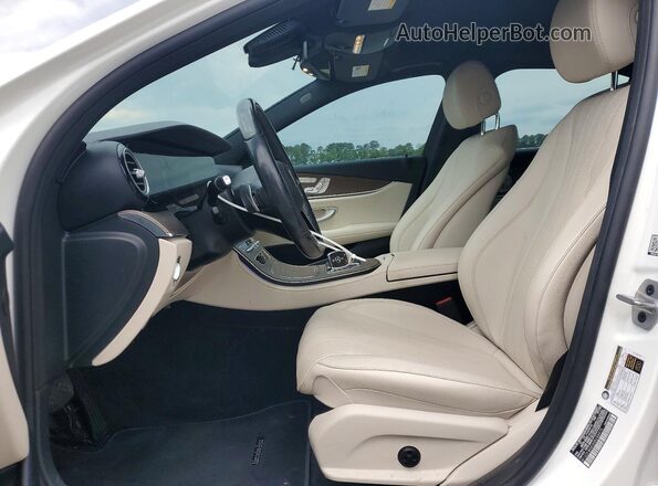 W1KZF8DB3NB098975 2022 MERCEDES-BENZ E White Widok wnętrza z przodu