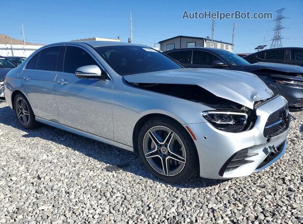 W1KZF8DB5NB055917 2022 MERCEDES-BENZ E Серебряный Передняя правая четверть