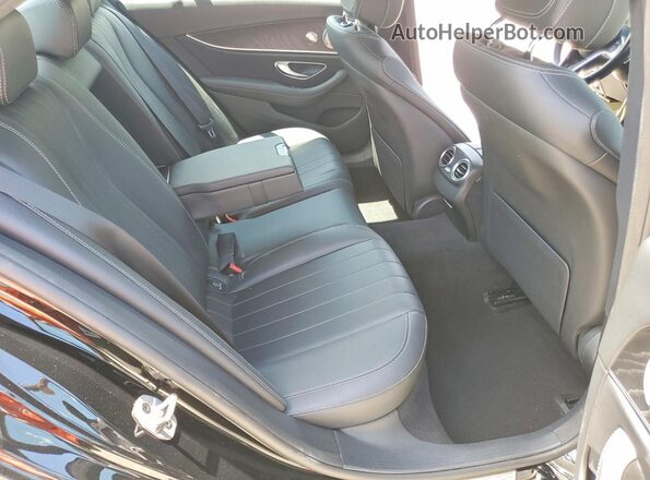 W1KZF8DB6NB038995 2022 MERCEDES-BENZ E Black Widok tylnych siedzeń