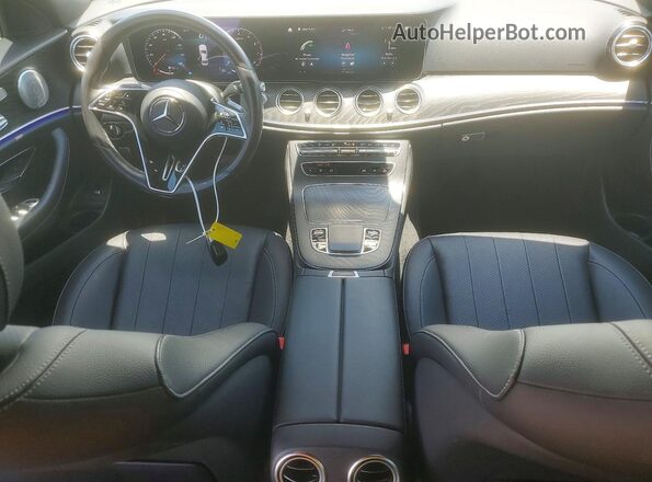 W1KZF8DB9NB088077 2022 MERCEDES-BENZ E Silver Widok deski rozdzielczej