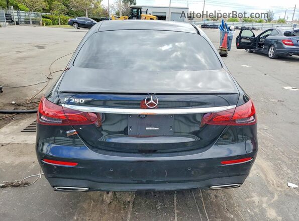 W1KZF8DBXMA961839 2021 MERCEDES-BENZ E Black Widok z tyłu