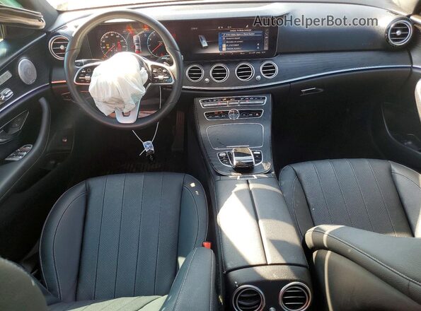 W1KZF8EB2LA834855 2020 MERCEDES-BENZ E Черный Вид панели приборов
