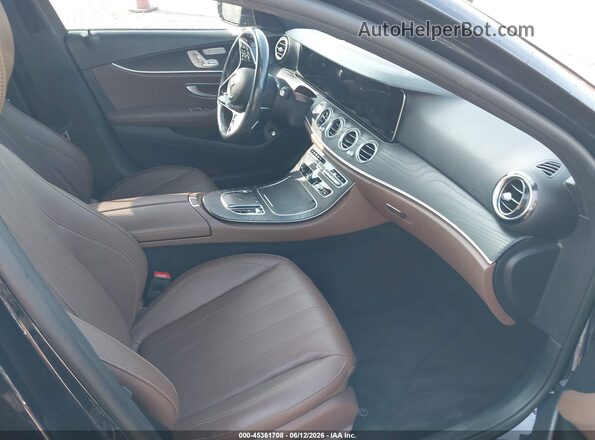 W1KZF8EB3MA980652 2021 MERCEDES-BENZ E-CLASS Blue Widok wnętrza z przodu