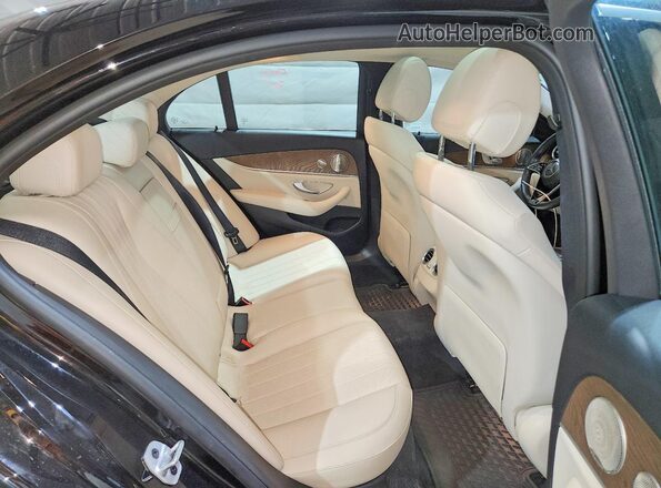 W1KZF8EB6MA929002 2021 MERCEDES-BENZ E Black Widok tylnych siedzeń