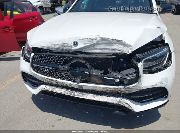 W1N0G8DB3NV369654 2022 MERCEDES-BENZ GLC 300 White Widok z przodu