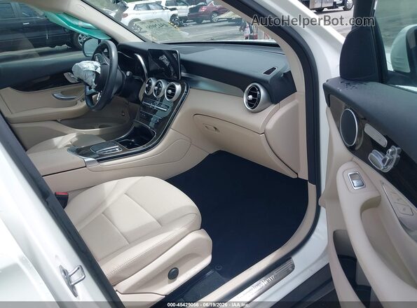 W1N0G8DB4MV300938 2021 MERCEDES-BENZ GLC 300 Белый Вид салона спереди