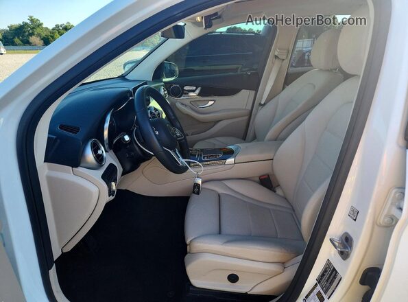 W1N0G8DB8NG077728 2022 MERCEDES-BENZ GLC-CLASS Белый Вид салона спереди