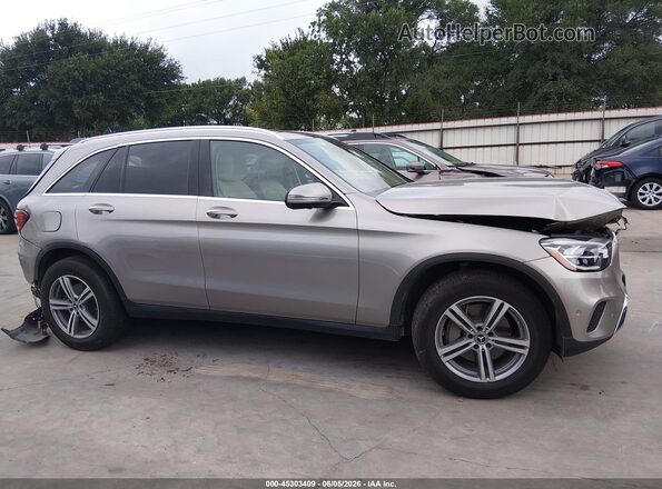 W1N0G8DB9NV396728 2022 MERCEDES-BENZ GLC 300 Silver Rear interior view