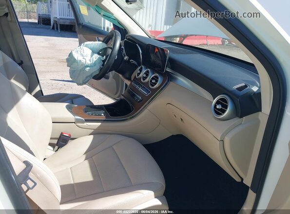 W1N0G8EB2MF876178 2021 MERCEDES-BENZ GLC 300 White Вид салону спереду