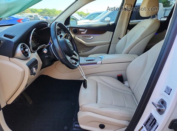 W1N0G8EB2NV384340 2022 MERCEDES-BENZ GLC-CLASS White Вид салону спереду