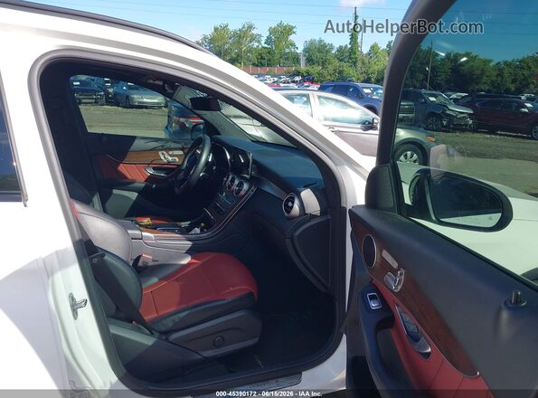W1N0G8EB7MV301810 2021 MERCEDES-BENZ GLC 300 White Widok wnętrza z przodu
