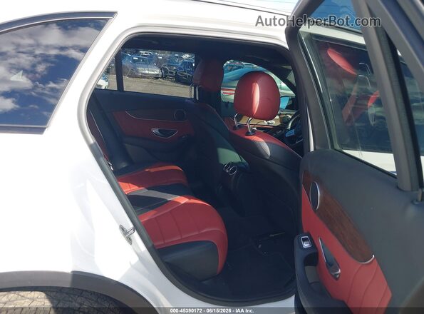W1N0G8EB7MV301810 2021 MERCEDES-BENZ GLC 300 White Widok naklejki z numerem VIN