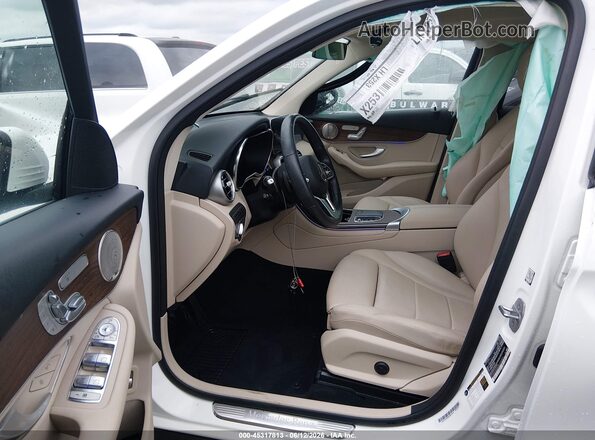W1N0G8EBXMF932464 2021 MERCEDES-BENZ GLC 300 Белый Вид салона спереди