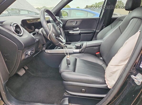 W1N4M4HB1PW326523 2023 MERCEDES-BENZ GLB-CLASS Черный Вид салона спереди