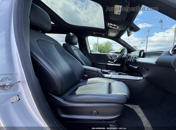 W1N4M4HB3MW092722 2021 MERCEDES-BENZ GLB-CLASS Silver Սալոնի դիմացի տեսք