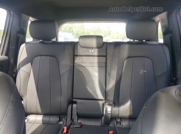 W1N4M4HB8PW273464 2023 MERCEDES-BENZ GLB-CLASS Gray Widok tylnych siedzeń