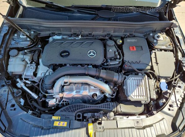 W1N4M4HB8SW403882 2025 MERCEDES-BENZ GLB-CLASS Black უკანა სალონის ხედი