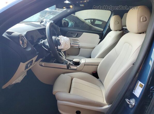 W1N4M4HB9PW279919 2023 MERCEDES-BENZ GLB-CLASS Blue Front interior view