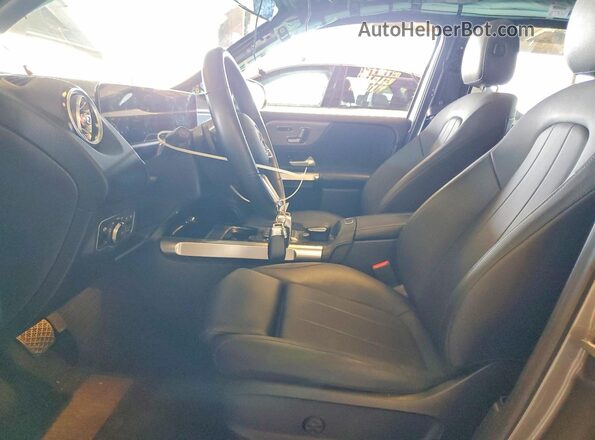 W1N4M4HBXMW099747 2021 MERCEDES-BENZ GLB-CLASS Gray Widok wnętrza z przodu