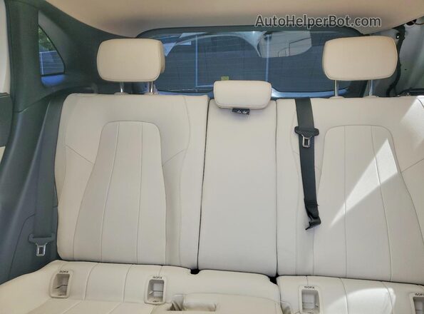 W1N4N4HB0NJ408976 2022 MERCEDES-BENZ GLA White Widok tylnych siedzeń
