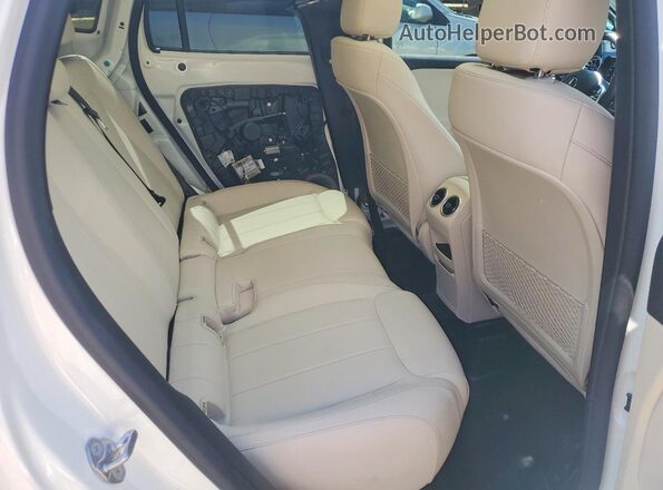 W1N4N4HB0NJ408976 2022 MERCEDES-BENZ GLA White Widok wnętrza z tyłu