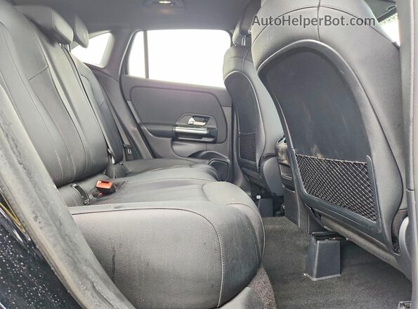 W1N4N4HB2MJ200189 2021 MERCEDES-BENZ GLA Black Widok wnętrza z tyłu